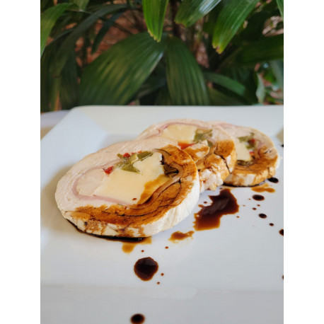 Pollo relleno arrollado